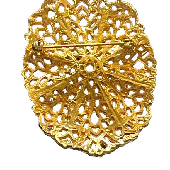 Large Vintage black glass hematite cameo gold finish brooch ornate filagree - Picture 6 of 7